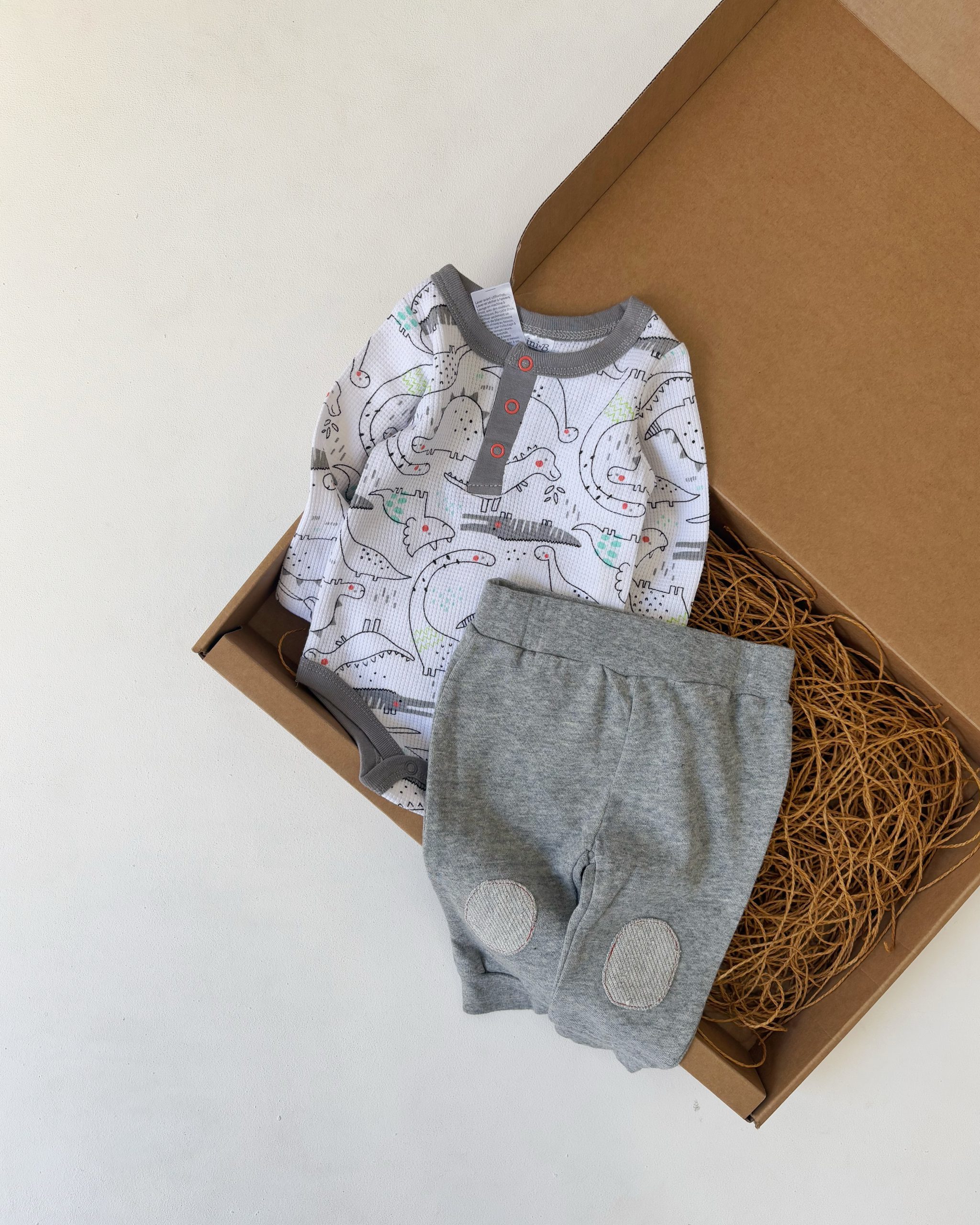 ست بادی و شلوار نوزادی تا 12 ماه