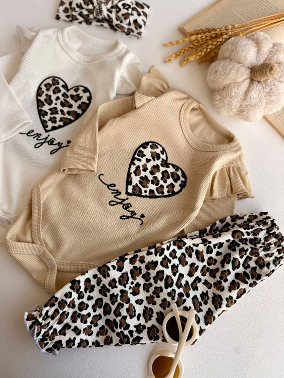 ست سه تکه بادی شلوار قلبی پلنگی از 3 تا 24 ماه