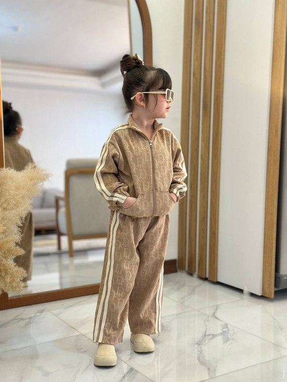 ست سویشرت و شلوار دخترانه طرح دیور 3 تا 9 سال