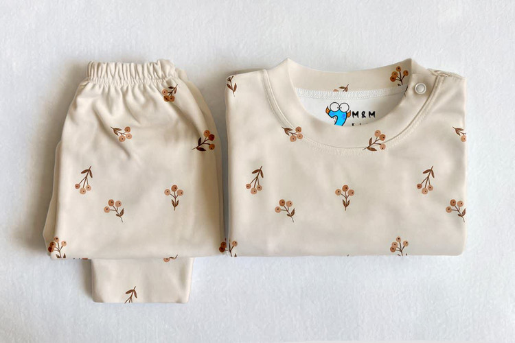 ست راحتی تیشرت آستین کوتاه و شلوار نوزادی طرح بری 6 ماه تا 4 سال کپی