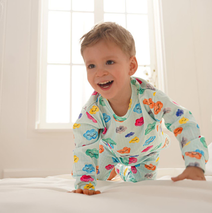 ست راحتی تیشرت آستین کوتاه و شلوار نوزادی طرح ابر رنگی 6 ماه تا 4 سال