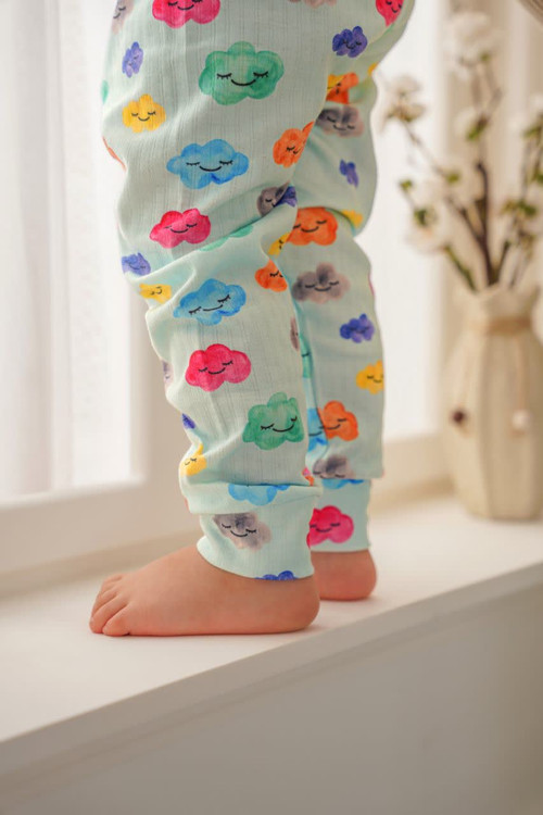 ست راحتی تیشرت آستین کوتاه و شلوار نوزادی طرح ابر رنگی 6 ماه تا 4 سال
