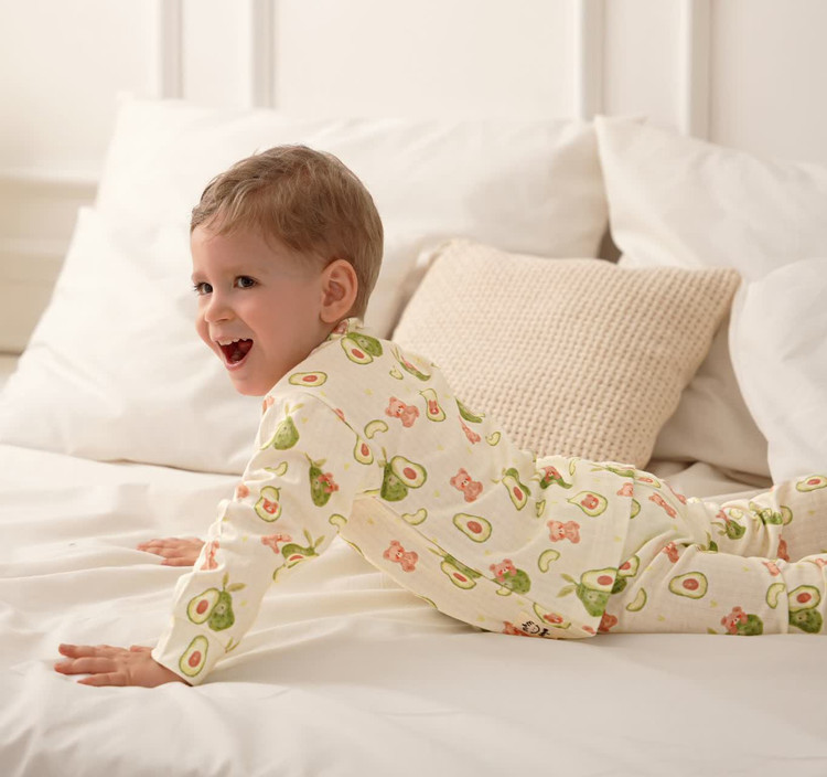 ست راحتی تیشرت آستین کوتاه و شلوار نوزادی طرح آووکادو 6 ماه تا 4 سال