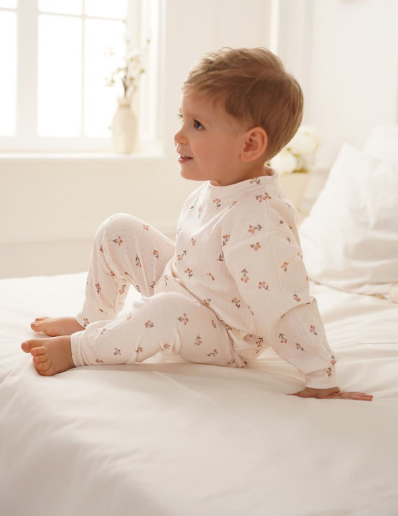 ست راحتی تیشرت آستین کوتاه و شلوار نوزادی طرح بری 6 ماه تا 4 سال کپی