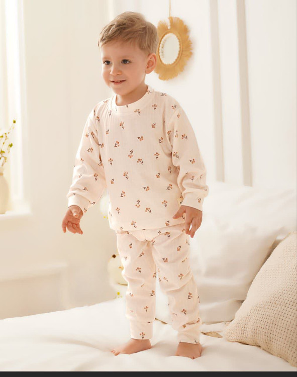 ست راحتی تیشرت آستین کوتاه و شلوار نوزادی طرح بری 6 ماه تا 4 سال کپی