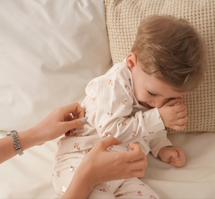 ست راحتی تیشرت آستین کوتاه و شلوار نوزادی طرح بری 6 ماه تا 4 سال کپی