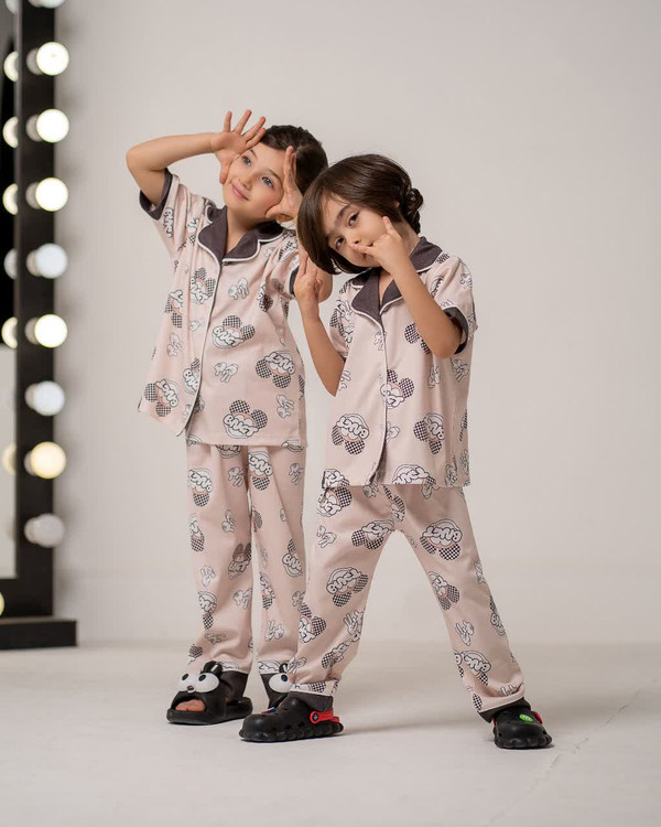 ست بلوز و شلوار راحتی دکمه دار مادر کودک طرح میکی از ۲ سال تا بزرگسال